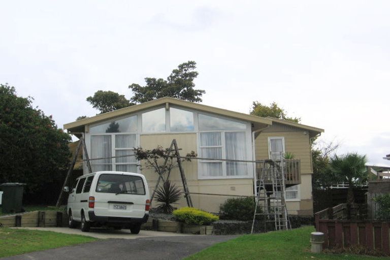 Photo of property in 25 Sunvue Road, Glen Eden, Auckland, 0602
