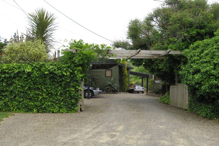 Photo of property in 9 Cane Road, Waimauku, 0812