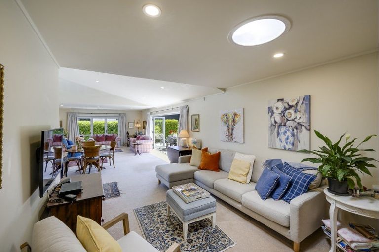 Photo of property in 28a Middle Road, Havelock North, 4130