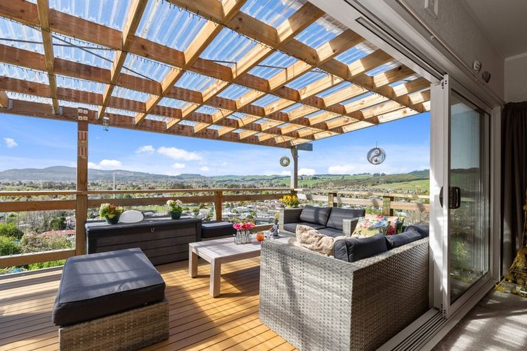 Photo of property in 33 Mountain Road, Western Heights, Rotorua, 3015