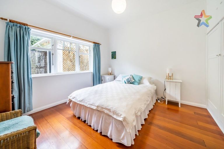 Photo of property in 2 Puriri Street, Eastbourne, Lower Hutt, 5013