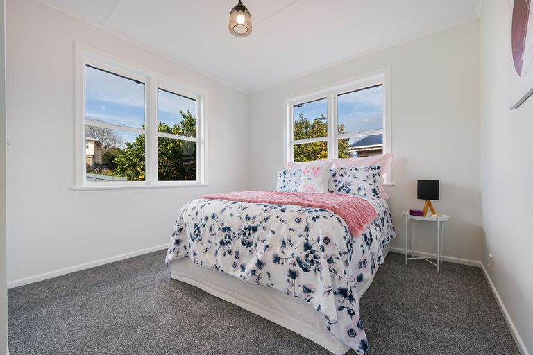 Photo of property in 65 Farquhar Road, Glendene, Auckland, 0602