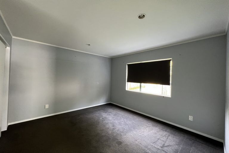 Photo of property in 5 Universal Drive, Henderson, Auckland, 0610