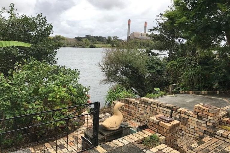 Photo of property in 220 Great South Road, Huntly, 3700