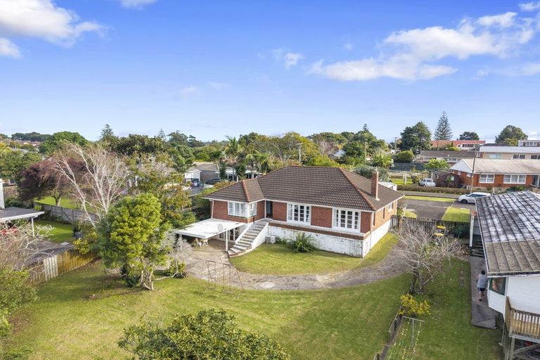Photo of property in 29 Orams Road, Hillpark, Auckland, 2102