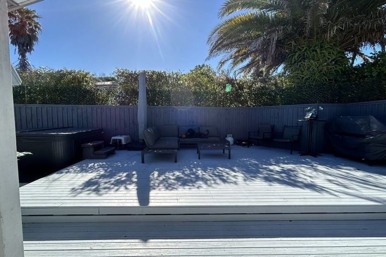 Photo of property in 24 Springtime Crescent, Stanmore Bay, Whangaparaoa, 0932