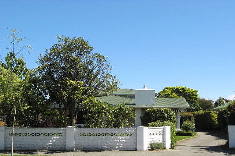 Photo of property in 229 Memorial Avenue, Burnside, Christchurch, 8053