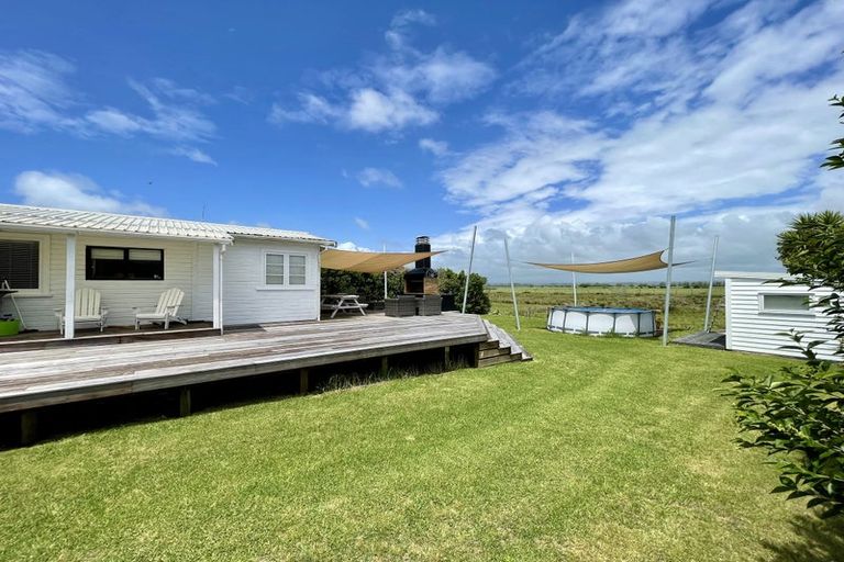 Photo of property in 188 Pukehina Parade, Pukehina, 3189