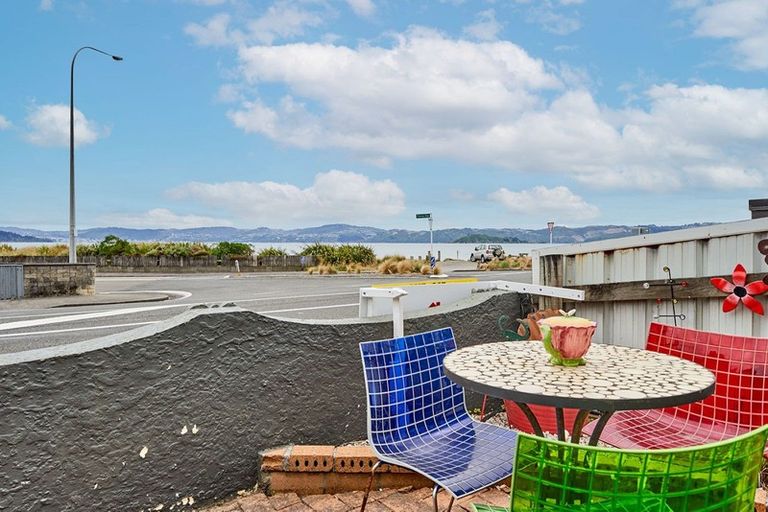 Photo of property in 67 Muritai Road, Eastbourne, Lower Hutt, 5013