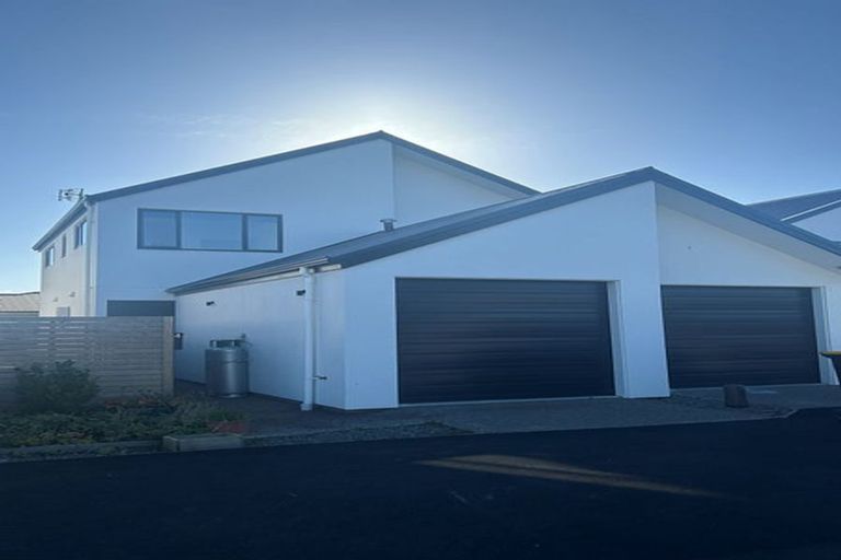 Photo of property in 4/20 Ballinger Place, Carterton, 5713