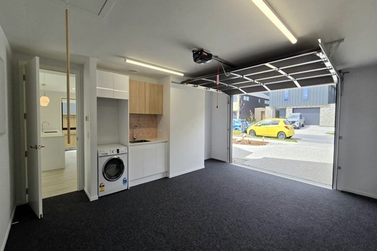 Photo of property in 62 Perendale Road, Jacks Point, 9371