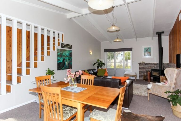 Photo of property in 114 Wairau Road, Oakura, 4314
