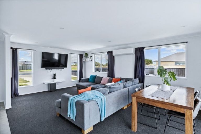 Photo of property in 28 George Street, Bulls, 4818