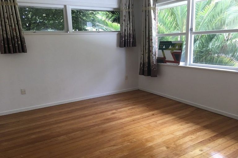 Photo of property in 31 Kingdale Road, Henderson, Auckland, 0610