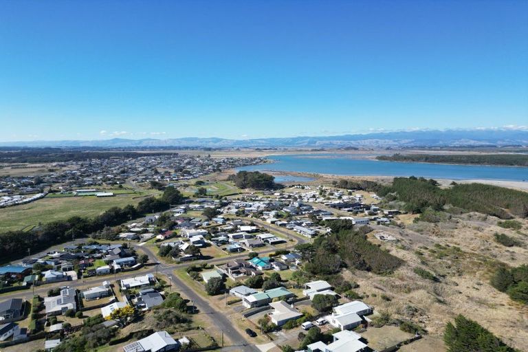 Photo of property in 9 Mack Street, Foxton Beach, Foxton, 4815