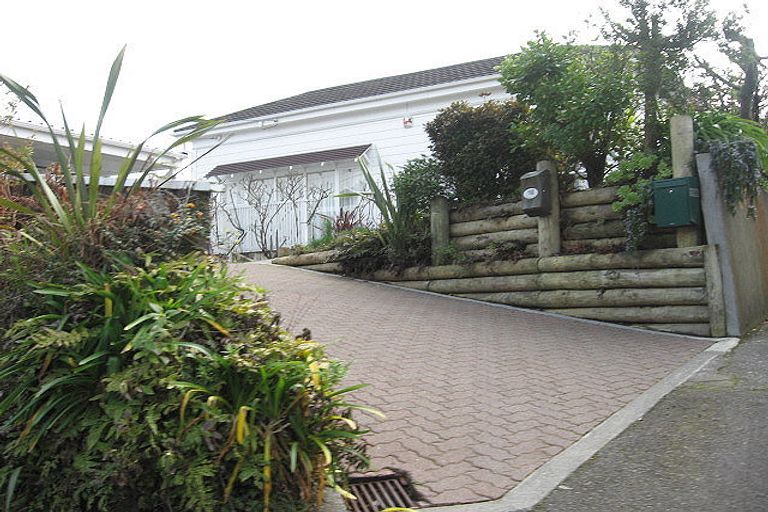 Photo of property in 198 Karori Road, Karori, Wellington, 6012