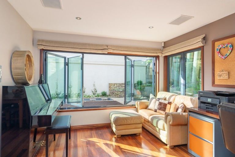 Photo of property in 2/3 Gard Street, Silverstream, Upper Hutt, 5019