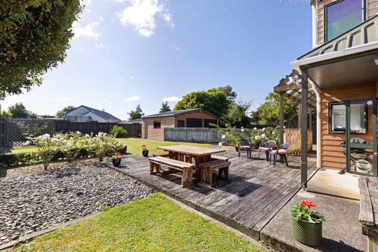Photo of property in 16 Gladys Place, Kelvin Grove, Palmerston North, 4414