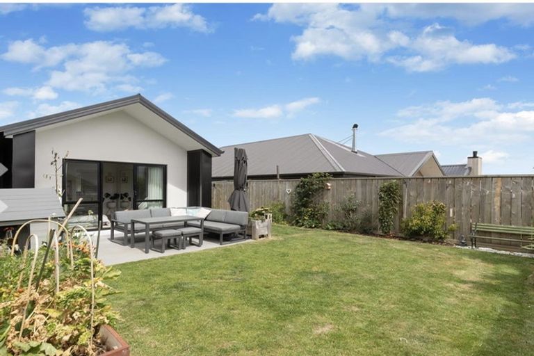 Photo of property in 12 Leicester Street, Jacks Point, 9371