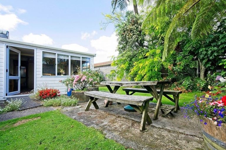 Photo of property in 22 Russell Street, Westport, 7825