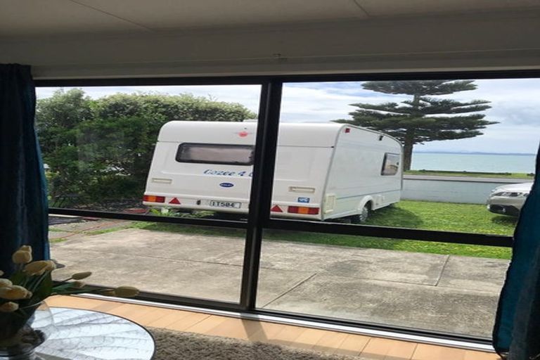 Photo of property in 47 The Esplanade, Eastern Beach, Auckland, 2012