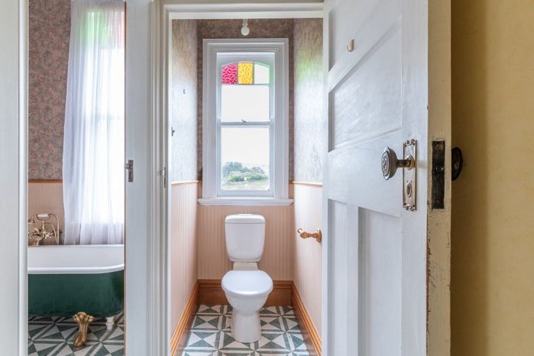 Photo of property in 100 Halcombe Road, Feilding, 4775