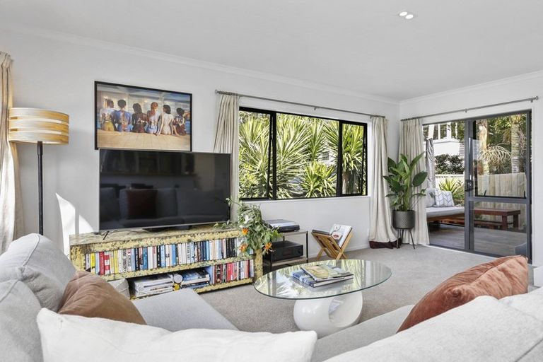 Photo of property in 23a Stafford Road, Northcote Point, Auckland, 0627