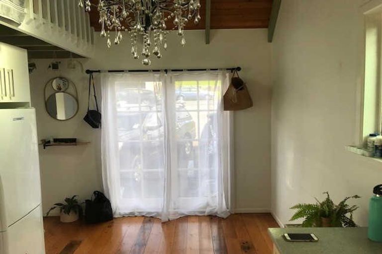 Photo of property in 2/40 Killarney Avenue, Torbay, Auckland, 0630