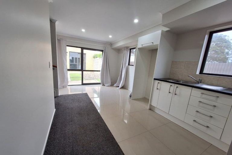 Photo of property in 11/4 Wallson Crescent, Wiri, Auckland, 2104