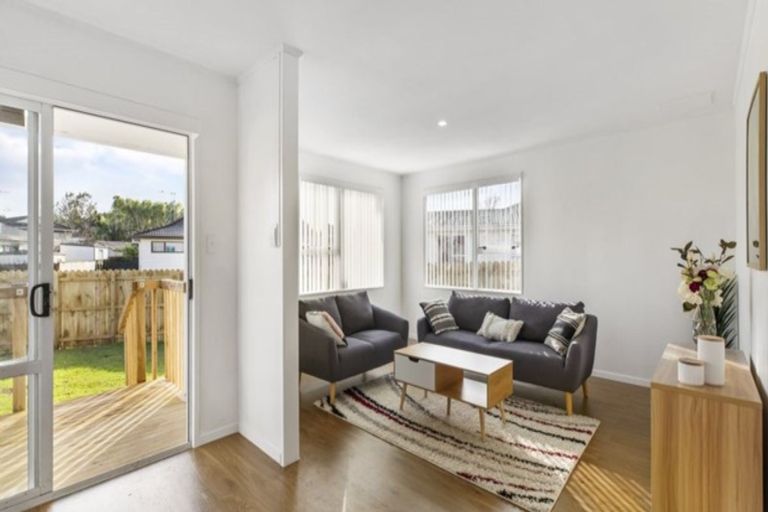 Photo of property in 1/18 Trimdon Street, Randwick Park, Auckland, 2105