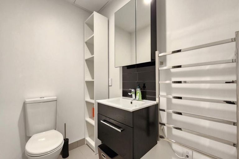 Photo of property in Alpha Apartments, 703/4 Elizabeth Street, Mount Victoria, Wellington, 6011
