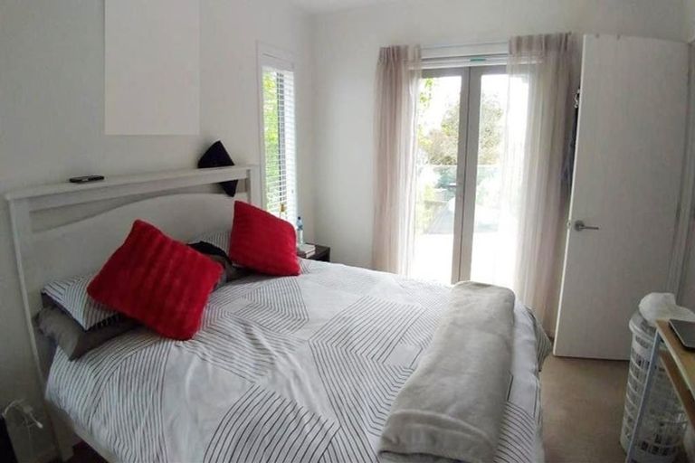 Photo of property in 1/12 Speedy Crescent, Hillcrest, Auckland, 0627