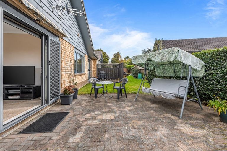 Photo of property in Waimanu Bay Village, 17/1 Piriti Drive, Te Atatu Peninsula, Auckland, 0610