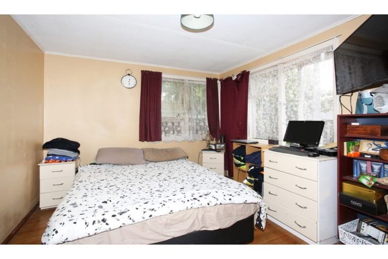 Photo of property in 5 Hooks Road, Manurewa, Auckland, 2102