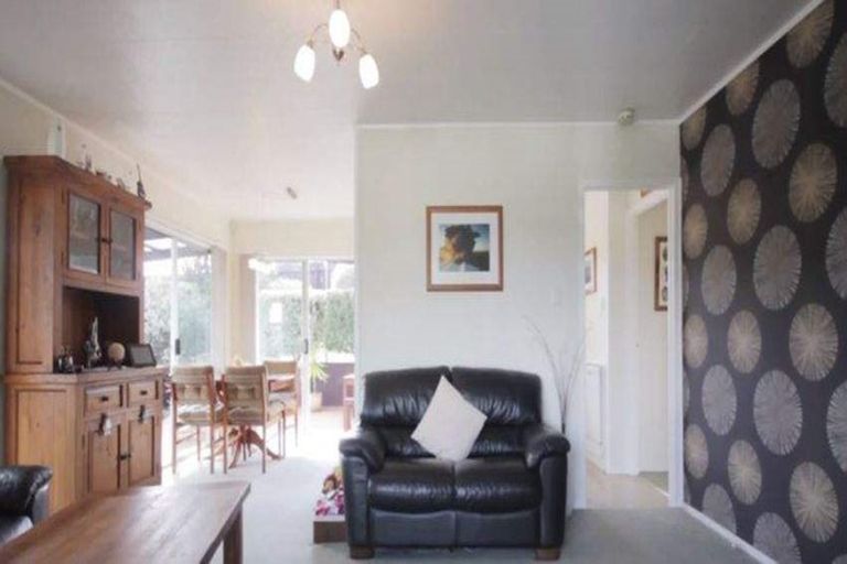 Photo of property in 68 Oreil Avenue, West Harbour, Auckland, 0618