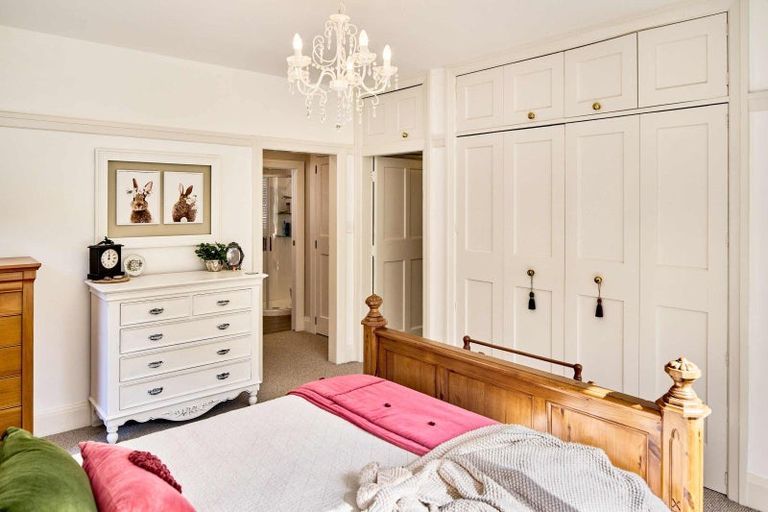 Photo of property in 68 Cheviot Road, Lowry Bay, Lower Hutt, 5013