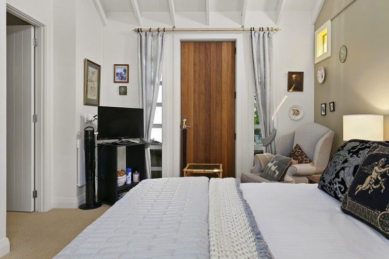 Photo of property in 11 Glen Mohr, Acacia Bay, Taupo, 3385