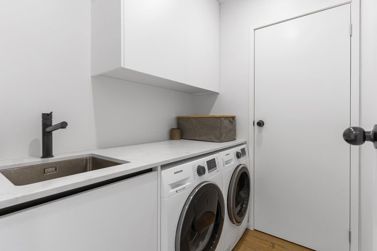 Photo of property in 2/16 Castleton Drive, Howick, Auckland, 2014