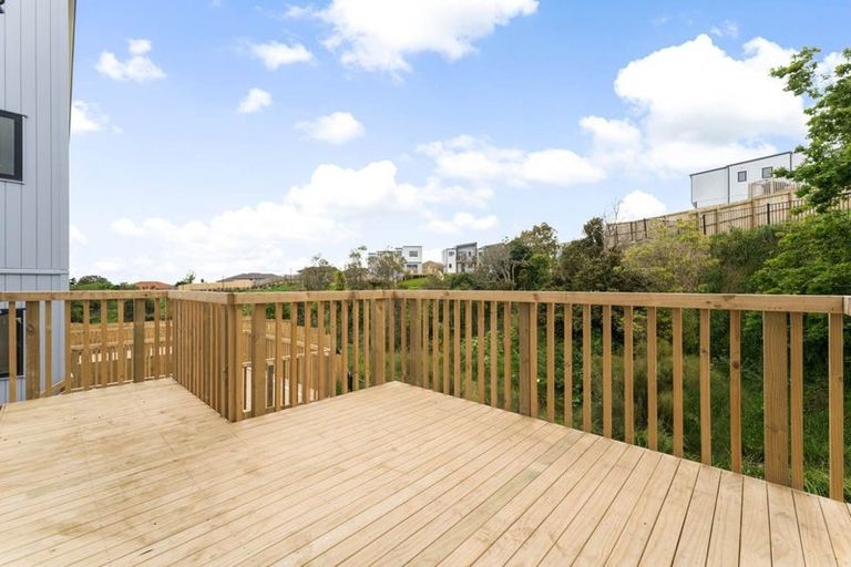 Photo of property in 45b Crestview Rise, Papakura, 2110