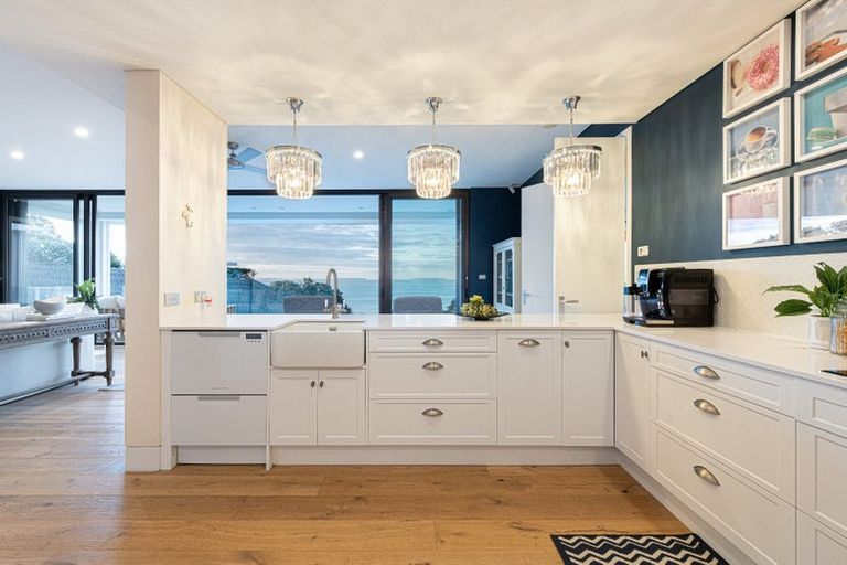 Photo of property in 2/214a Lake Road, Hauraki, Auckland, 0622