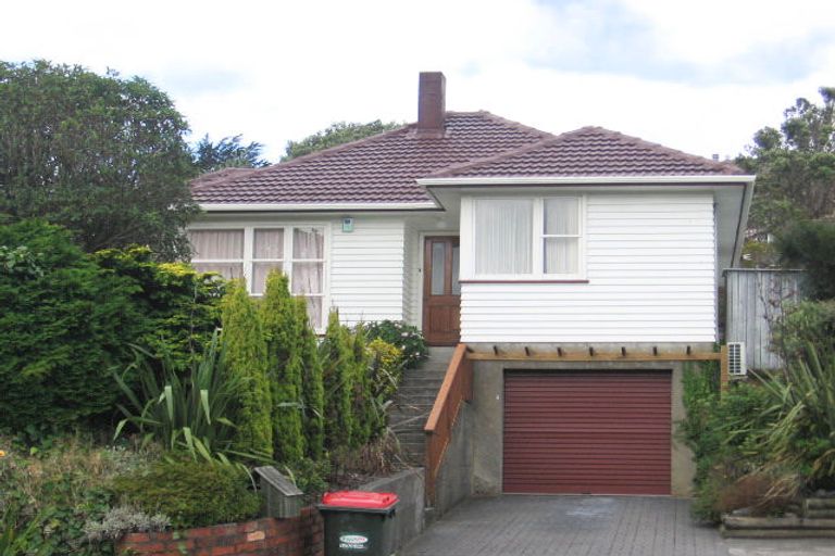 Photo of property in 106 Helston Road, Paparangi, Wellington, 6037