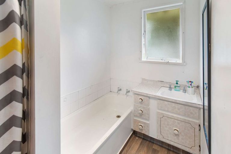 Photo of property in 46 Stillwater Place, Westbrook, Palmerston North, 4412