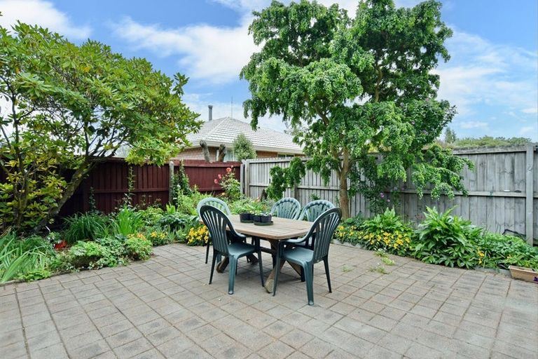 Photo of property in 1/5 Winters Road, Redwood, Christchurch, 8051