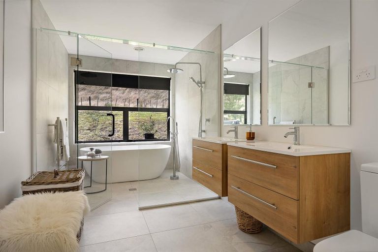 Photo of property in 1056 Peak Road, Helensville, 0875