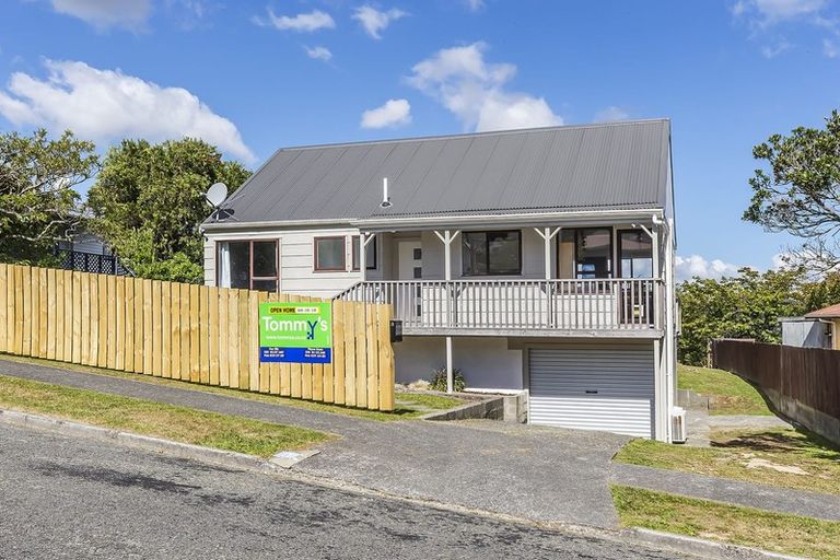 Photo of property in 8 Sombrero View, Ascot Park, Porirua, 5024