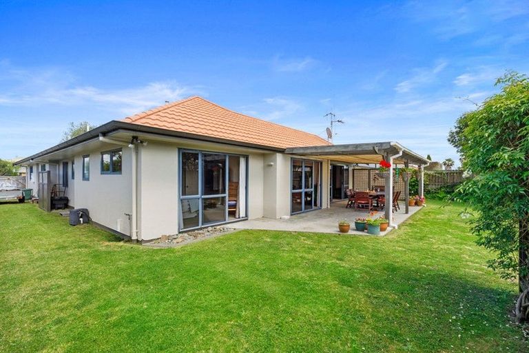 Photo of property in 27 Olympus Grove, Papamoa Beach, Papamoa, 3118