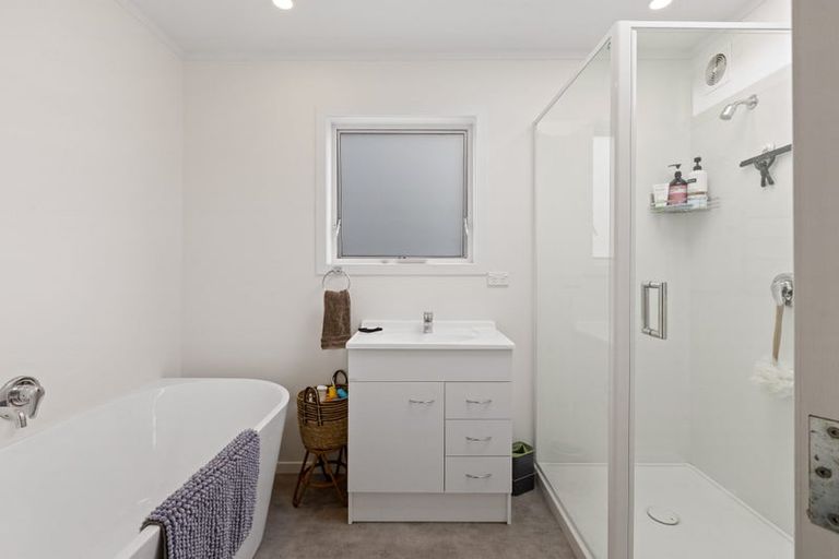 Photo of property in 29 Elliston Crescent, Stanmore Bay, Whangaparaoa, 0932