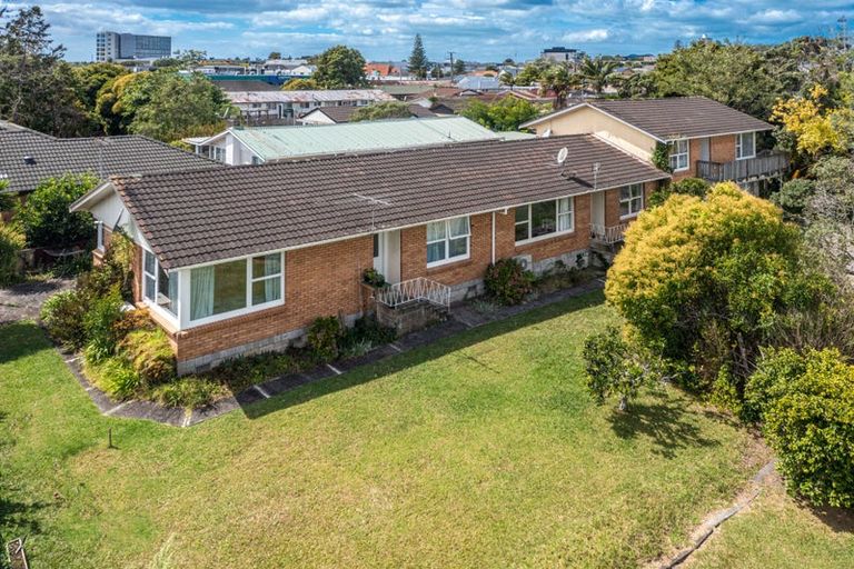 Photo of property in 53 Shakespeare Road, Bluff Hill, Napier, 4110