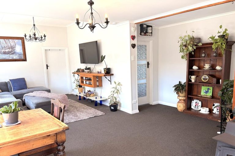 Photo of property in 12 Corbett Street, Hector, 7822