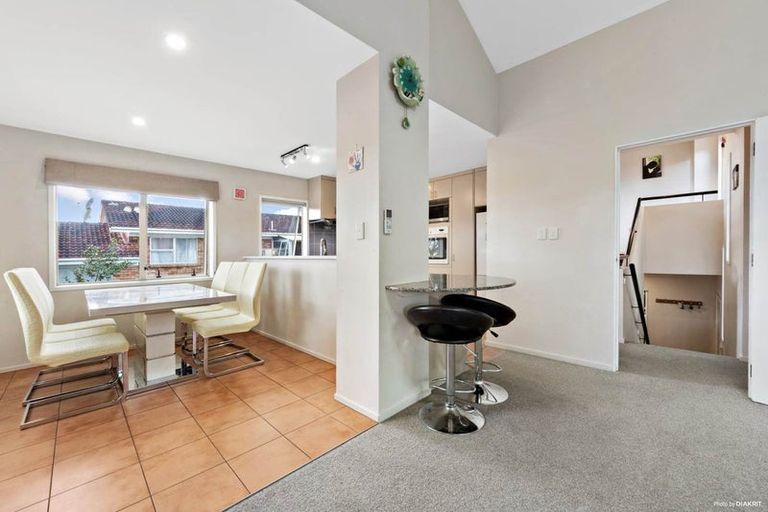 Photo of property in 13a Zion Road, Birkenhead, Auckland, 0626